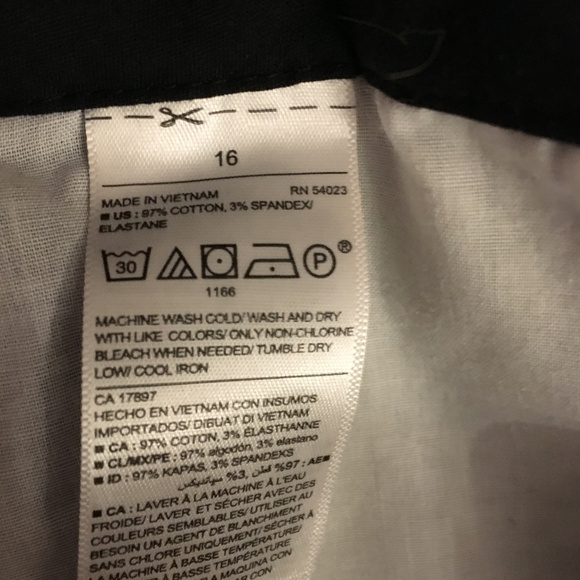 Old Navy black twill shorts - Picture 5 of 7